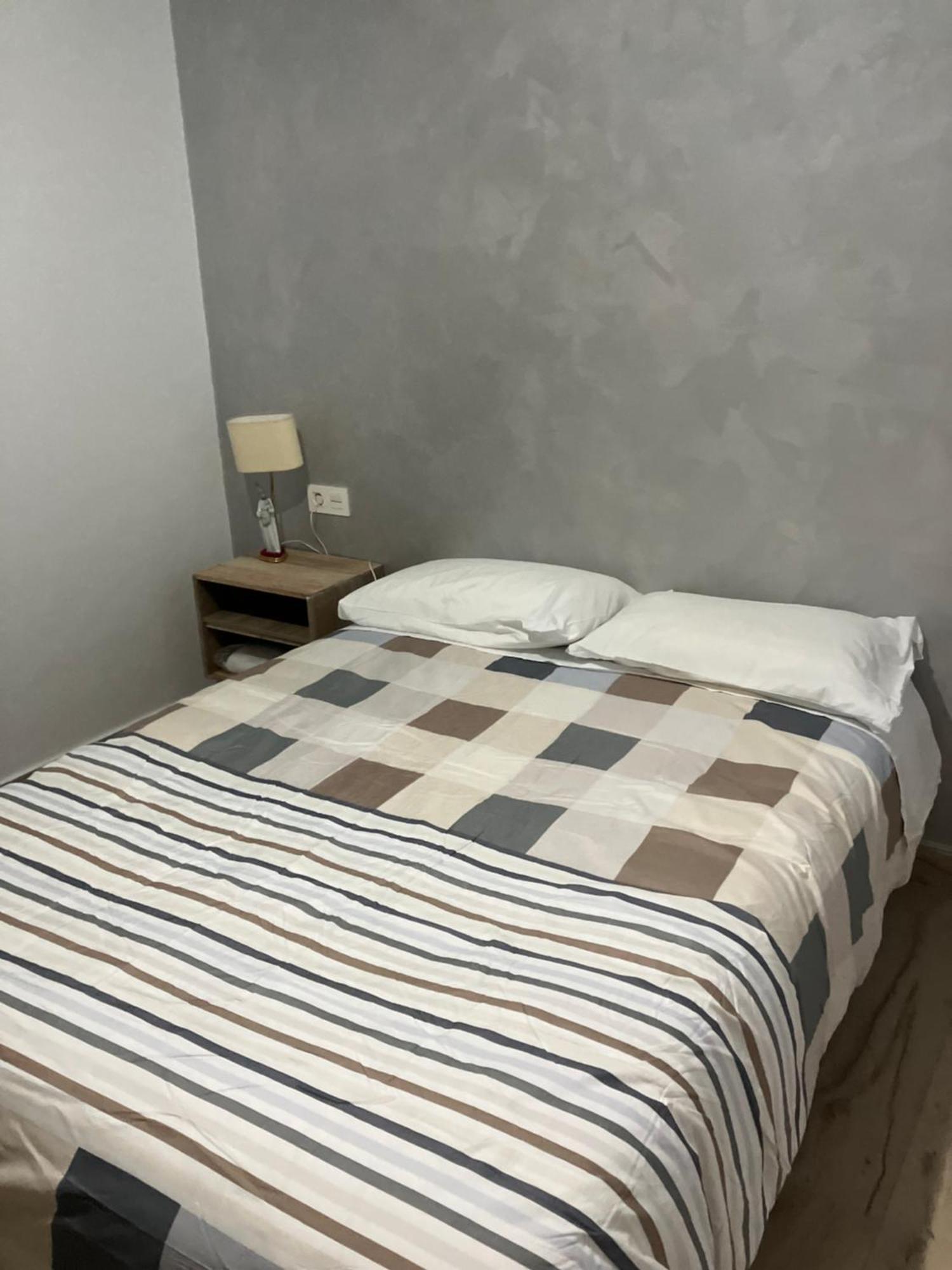 Apartamento En Camino De Ronda De Dos Habitaciones Y Salon غرناطة المظهر الخارجي الصورة